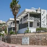 Rich Classic Suites